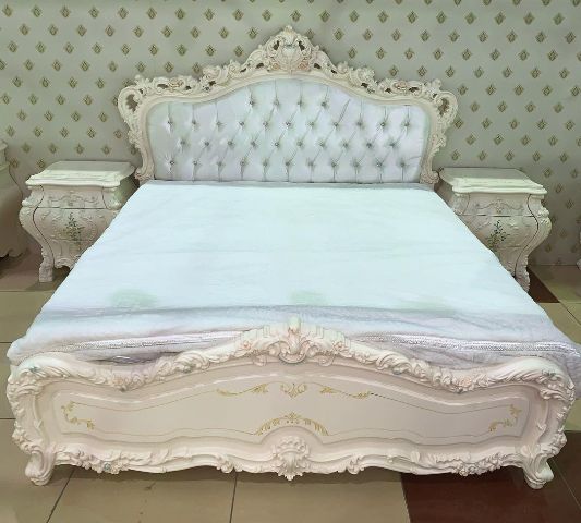 Кремовая спальня Элиза в стиле барокко