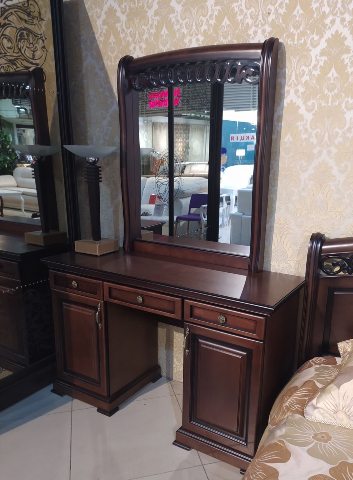 Темная мебель для спальни Доминика