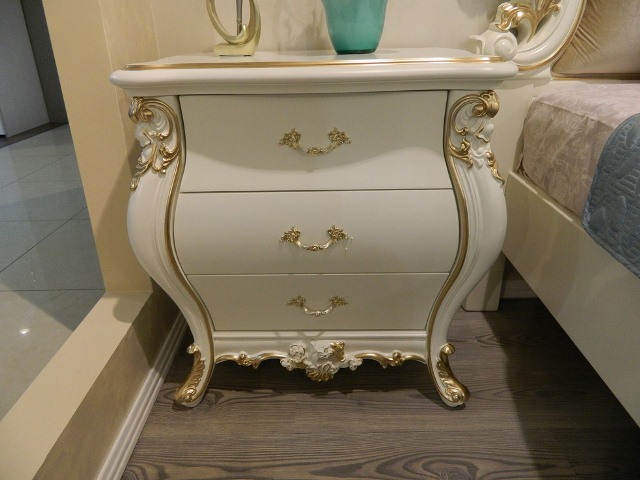 Дутая прикроватная тумбочка Пале Рояль, Энигма