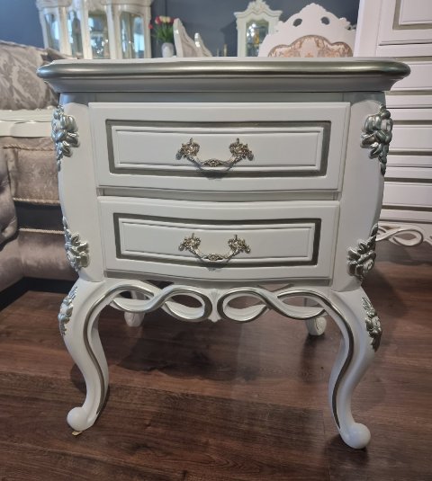 Белая прикроватная тумбочка Шарм