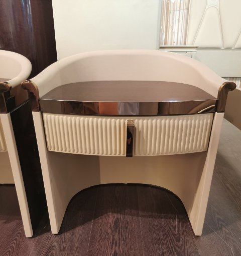 Бежевая прикроватная тумбочка 1245