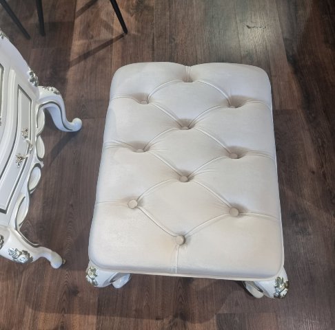 Белый пуф Шарм к туалетному столику