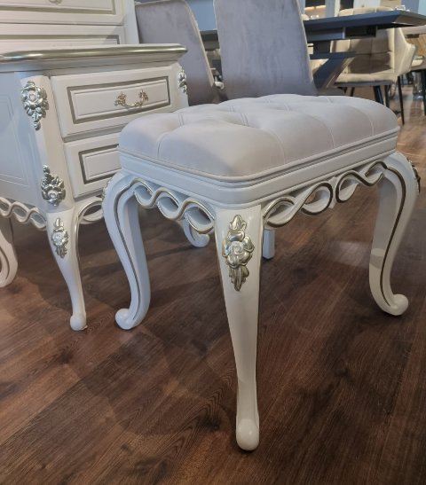 Белый пуф Шарм к туалетному столику