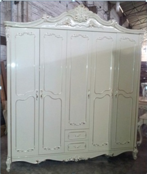 Белый классический шкаф на 5 дверей Милена