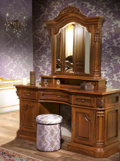 Классический деревянный туалетный столик Кристина
