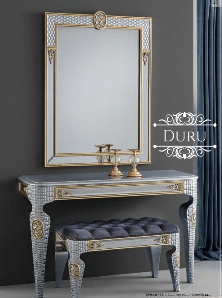 Срібна консоль із золотом Дуру