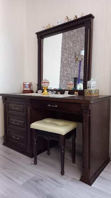 Ореховая деревянная спальня Фаворит, ясень