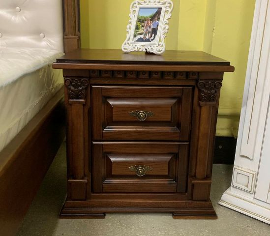 Ореховая деревянная спальня Фаворит, ясень