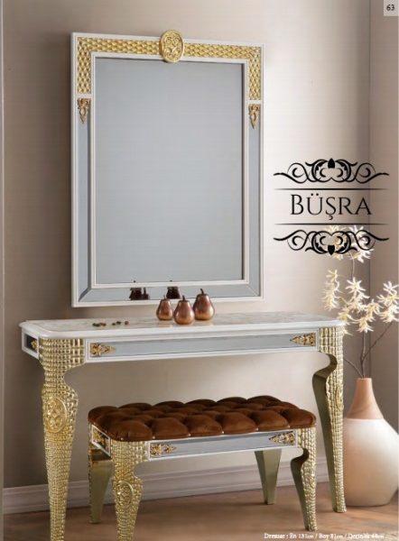 Консоль Бусра у стилі бароко