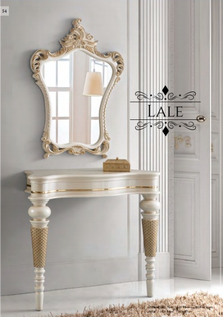 Маленькая консоль с зеркалом Лела