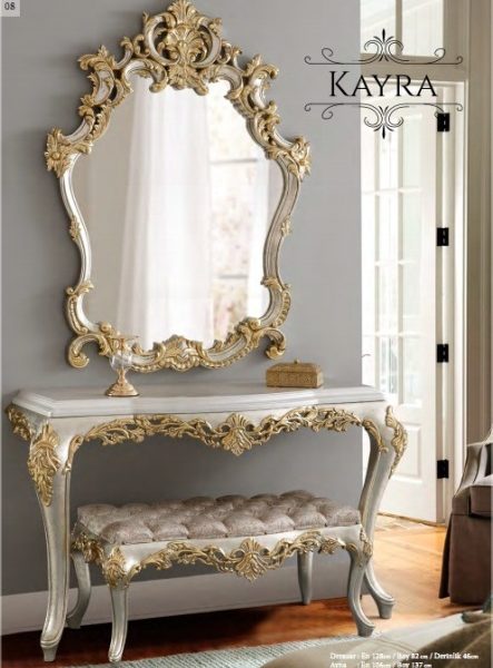 Резной консольный столик Кайра