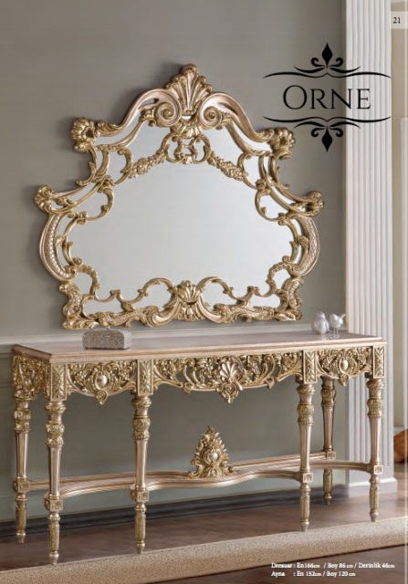 Золотая консоль с зеркалом Орне