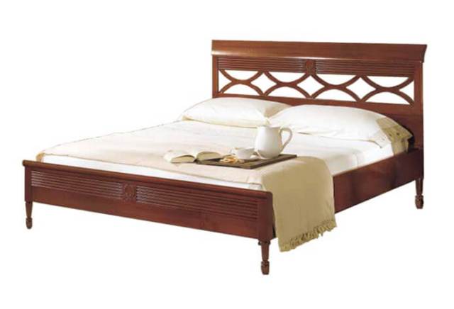 Румынская кровать Мария Сильва с резным изголовьем
