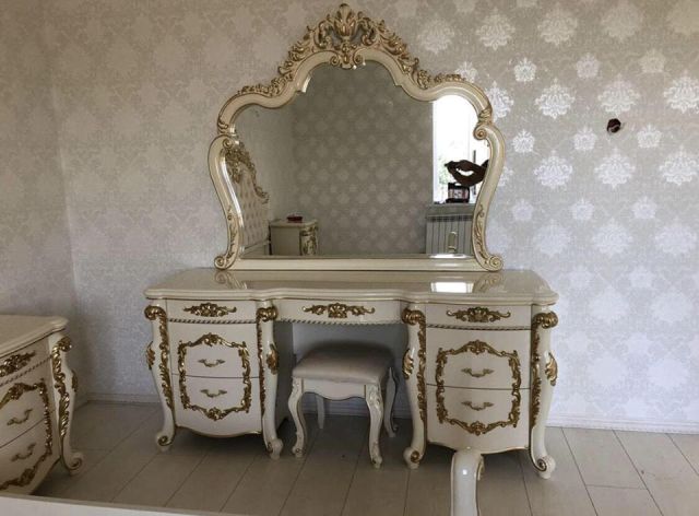 Афина белая мебель для спальни с золотом