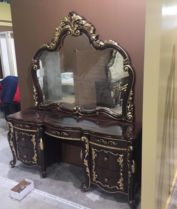 Коричневая спальня Афина с золотом