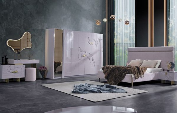 Сиреневая спальня Мальта, Идол