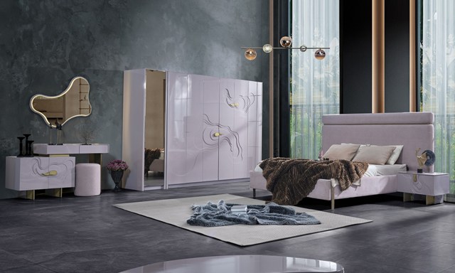 Сиреневая спальня Мальта, Идол