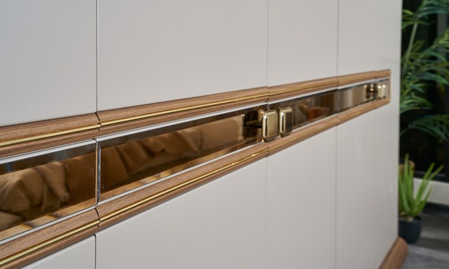 Турецкая спальня Кумсал, Идол