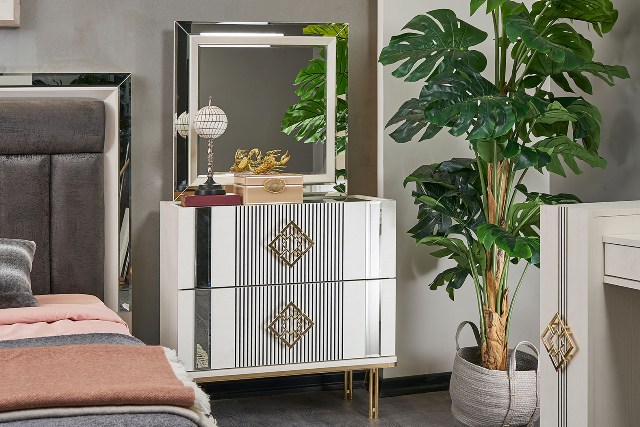 Белая современная мебель в детскую Майя, Идол