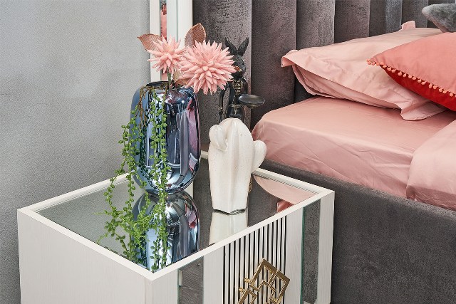 Белая современная мебель в детскую Майя, Идол