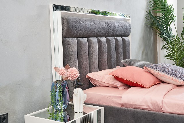 Белая современная мебель в детскую Майя, Идол