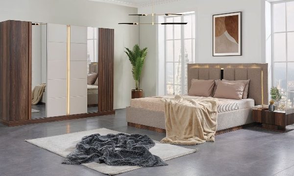 Коричневая спальня Паула, Идол