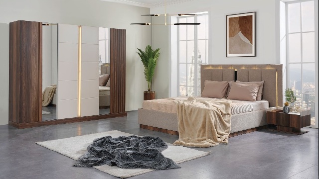 Коричневая спальня Паула, Идол