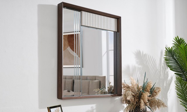 Коричневая спальня Паула, Идол