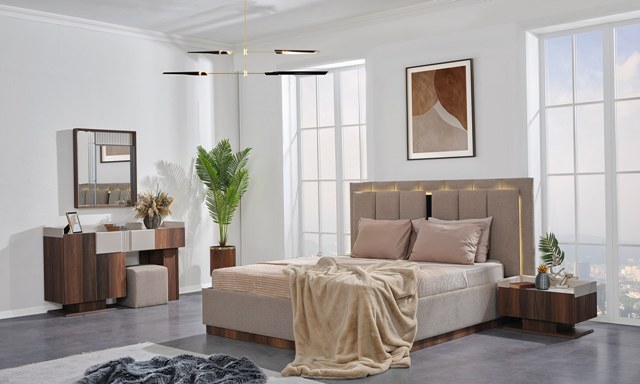 Коричневая спальня Паула, Идол