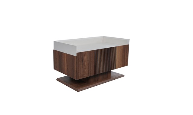 Коричневая спальня Паула, Идол