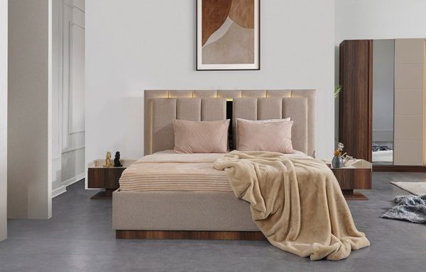 Коричневая спальня Паула, Идол