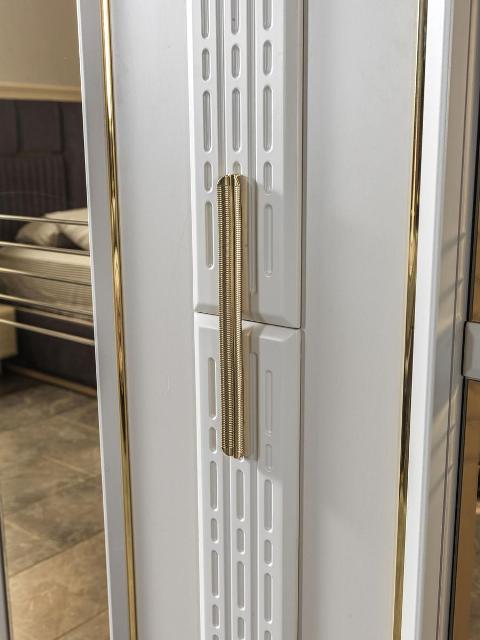 Белая спальня с золотом Версаче, CEL