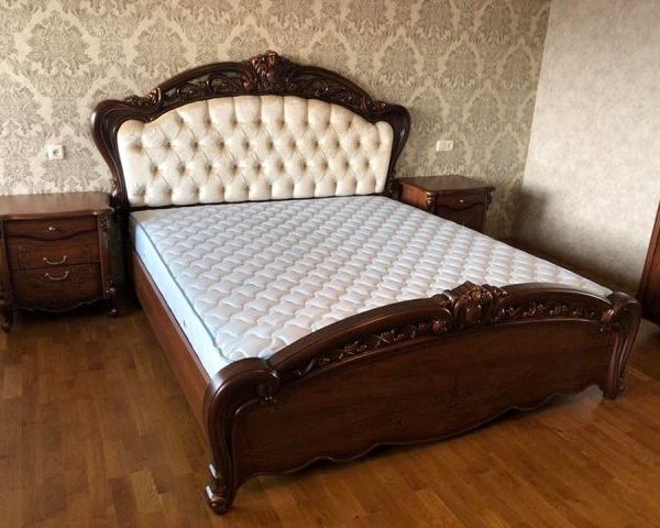 Коричневая классическая спальня Дженифер