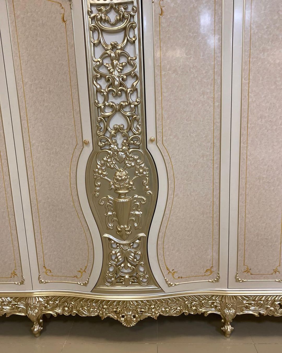 Золотая резная спальня Император Золотая резная спальня Император