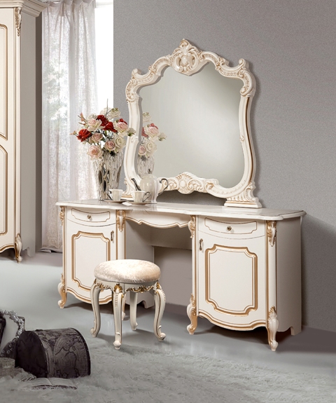 Белая спальня в стиле барокко Лорена