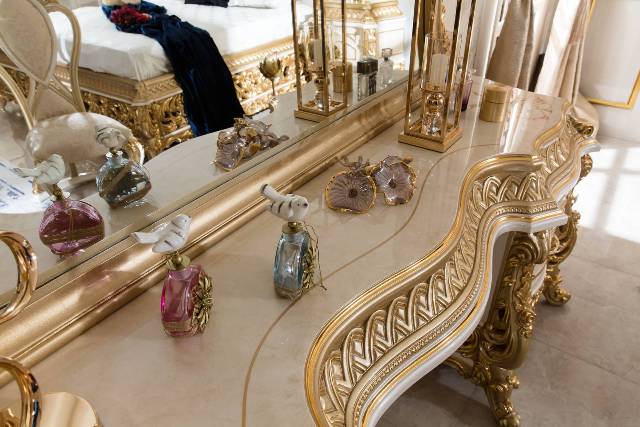 Золотая резная мебель для спальни Ася, ALIG