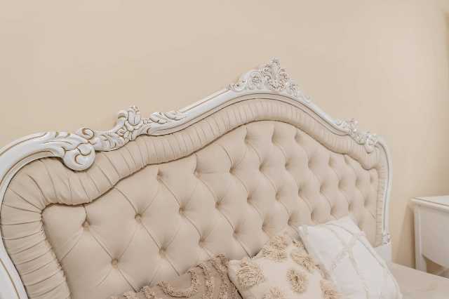 Классическая белая спальня Сара, Дерево