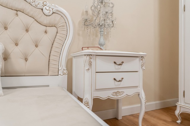 Классическая белая спальня Сара, Дерево