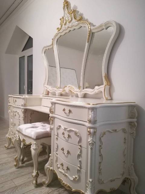 Белый туалетный столик Людовик, Энигма