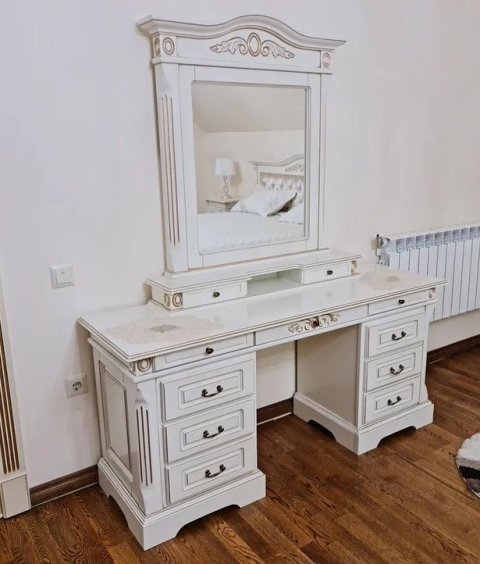 Деревянный туалетный столик Мария, Румыния Деревянный туалетный столик Мария, Румыния