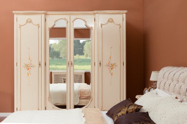 Классическая мебель Примавера, Румыния