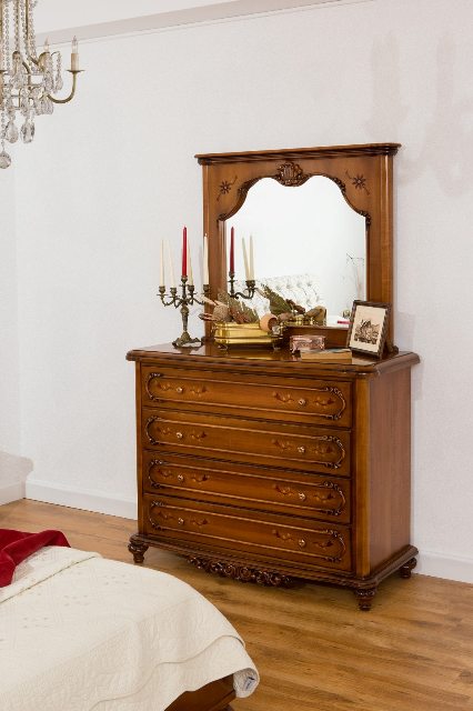 Классическая мебель Примавера, Румыния