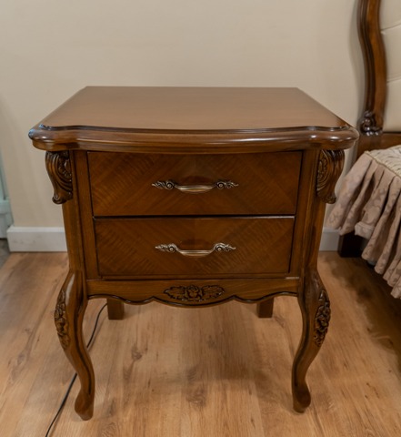 Ореховая классическая спальня Сара, Румыния