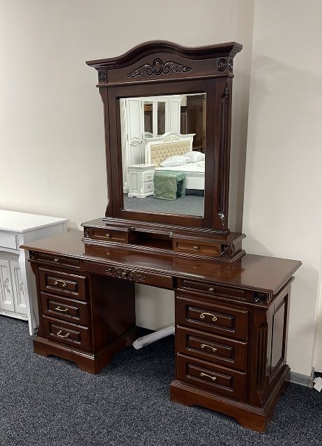 Деревянный туалетный столик Мария, Румыния Деревянный туалетный столик Мария, Румыния