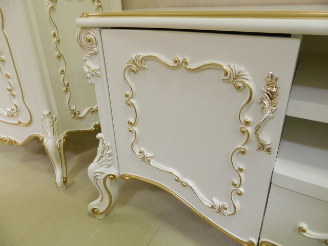 Классическая белая тумба под телевизор Людовик, Энигма Классическая белая тумба под телевизор Людовик, Энигма