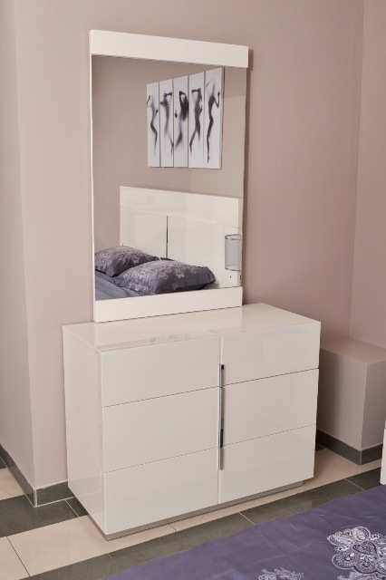 Белая глянцевая спальня Флорида