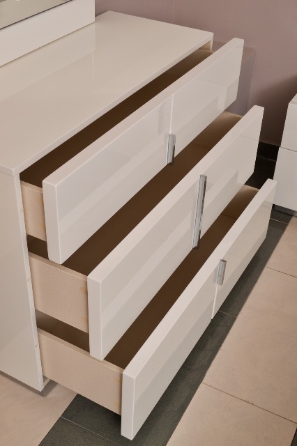 Белая глянцевая спальня Флорида