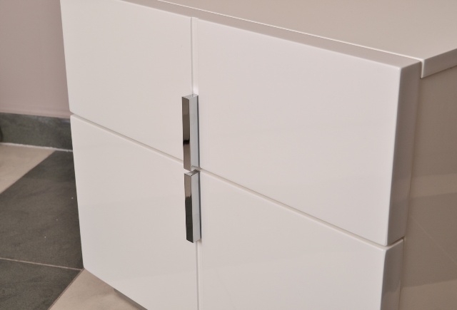 Белая глянцевая спальня Флорида