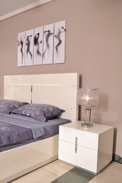 Белая глянцевая спальня Флорида