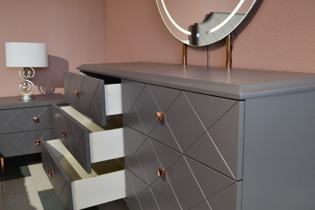 Серая спальня в стиле модерн Толедо Серая спальня в стиле модерн Толедо